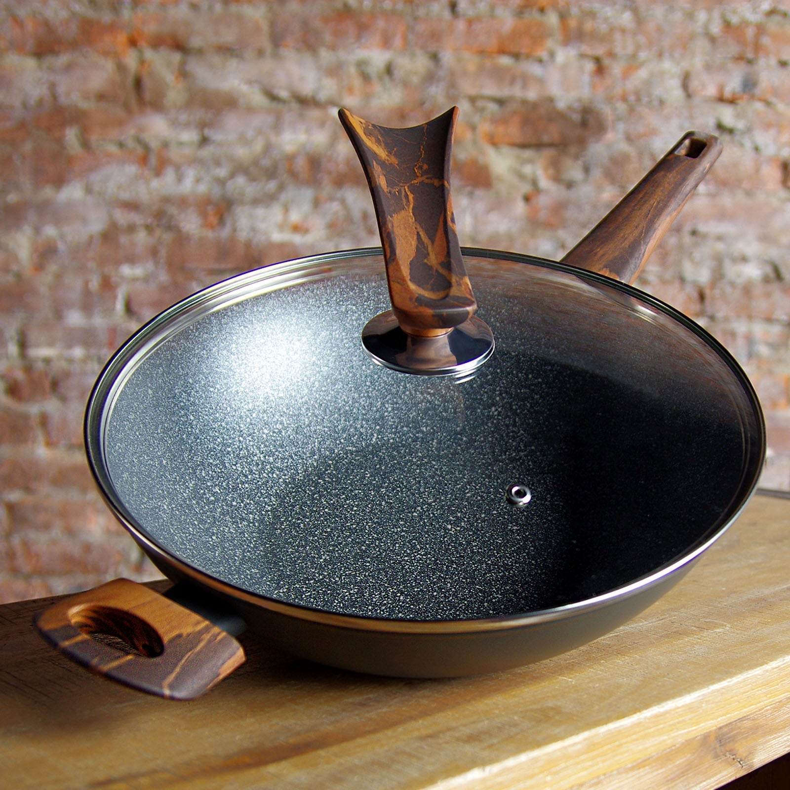 Design Meets Function: The Aesthetic Evolution of Fissman Cookware for UAE Urban Living