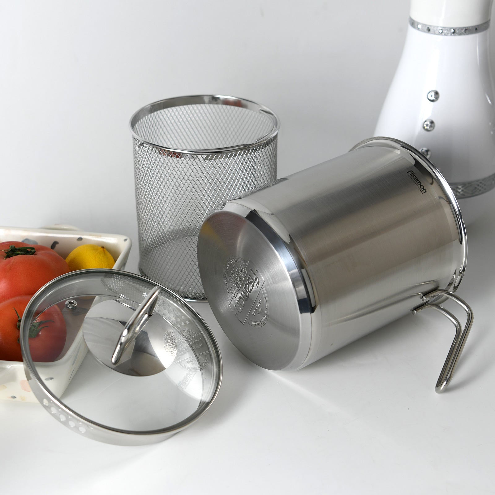 Smaller Kitchens, Smarter Tools: Compact Cookware for Urban Living