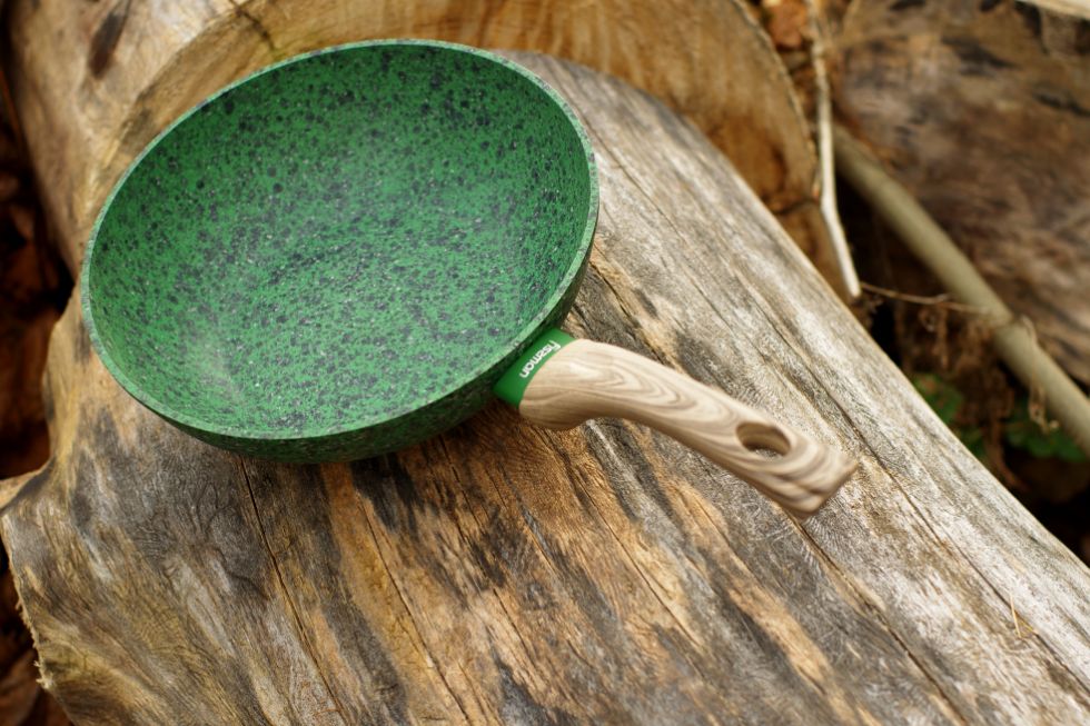 Stoneware Frying Pans: What To Know Before You Buy