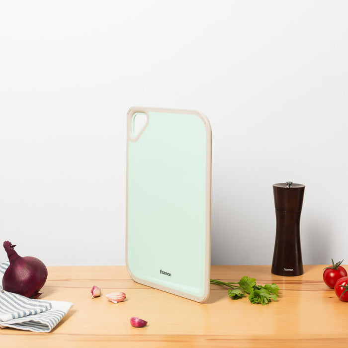 Cutting Board 29cm (Plastic + TPR) with Juice Groove